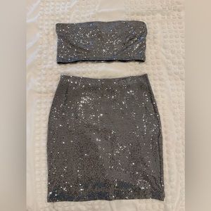 Silver Sequin 2 piece set. Worn 2 times. Really good condition.